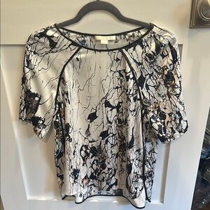 Cooper & Ella Black and White Graphic Short Sleeve Blouse